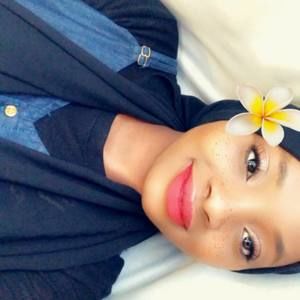 Meet your Posher, Muna